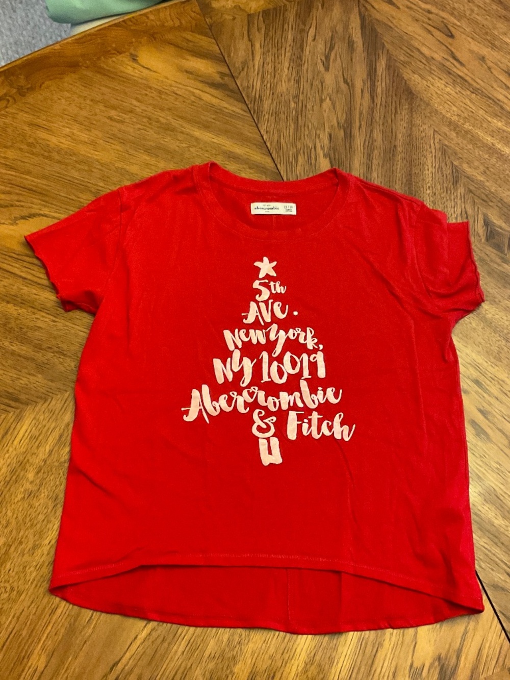🎄 Abercrombie kids - Christmas tshirt - size 13/14